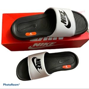 NIB MEN'S NIKE VICTORI ONE SPORT SLIDES
